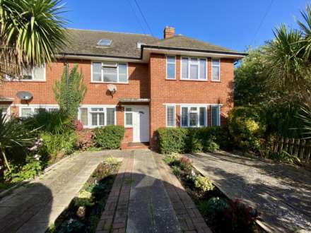 2 Bedroom Maisonette, Rosebank, Epsom, KT18 7RS