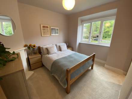 Barn Close, Epsom, KT18 7HQ, Image 10