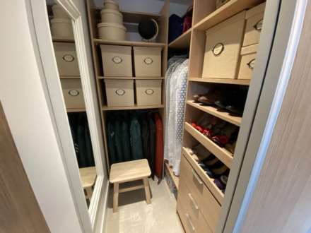 Barn Close, Epsom, KT18 7HQ, Image 11