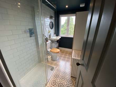 Barn Close, Epsom, KT18 7HQ, Image 12