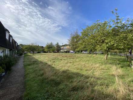 Barn Close, Epsom, KT18 7HQ, Image 17