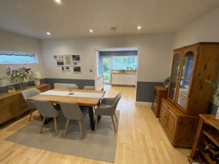 Barn Close, Epsom, KT18 7HQ, Image 3
