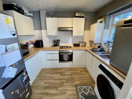 Treemount Court, Epsom, KT17 4DU, Image 5