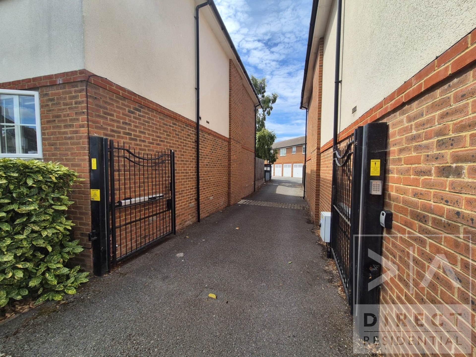 Cuddington Avenue, Worcester Park, KT4 7DB, Image 12