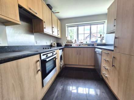 Cuddington Avenue, Worcester Park, KT4 7DB, Image 2