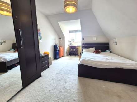 Cuddington Avenue, Worcester Park, KT4 7DB, Image 5