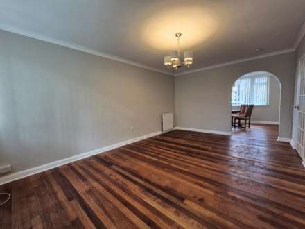 Avenue Road, Epsom, KT18 7QX, Image 11