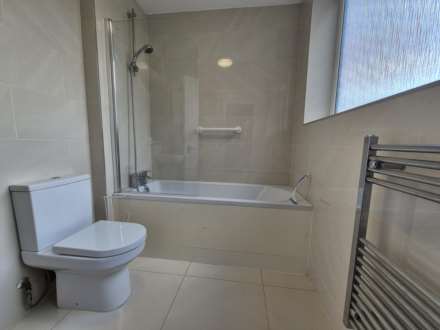 Avenue Road, Epsom, KT18 7QX, Image 9