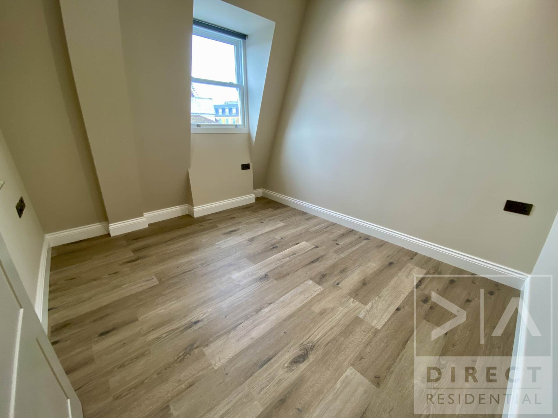 The Parade, Epsom, KT18 5DH, Image 9