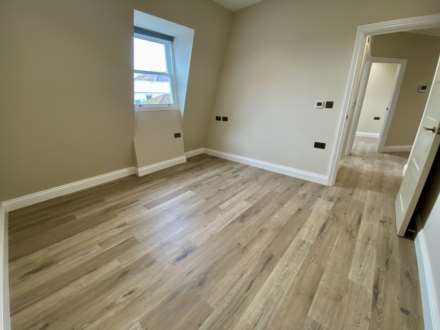 The Parade, Epsom, KT18 5DH, Image 7