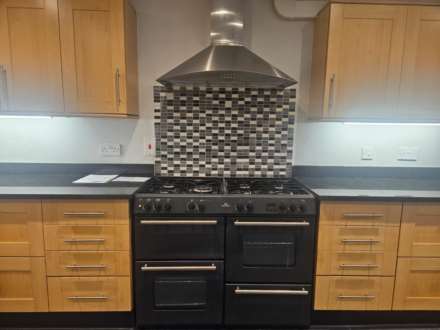 College Road, Epsom, KT17 4HY, Image 6