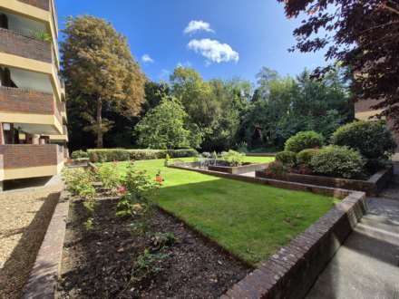 Church Street, Epsom, KT17 4PY, Image 14