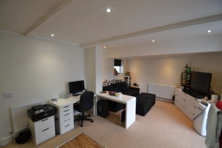 High Street, Epsom, KT19 8AH, Image 2