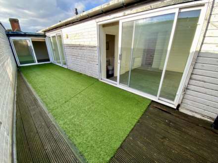 High Street, Epsom, KT19 8AH, Image 12