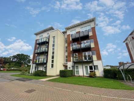 Park View Road, Leatherhead, KT22 7GB