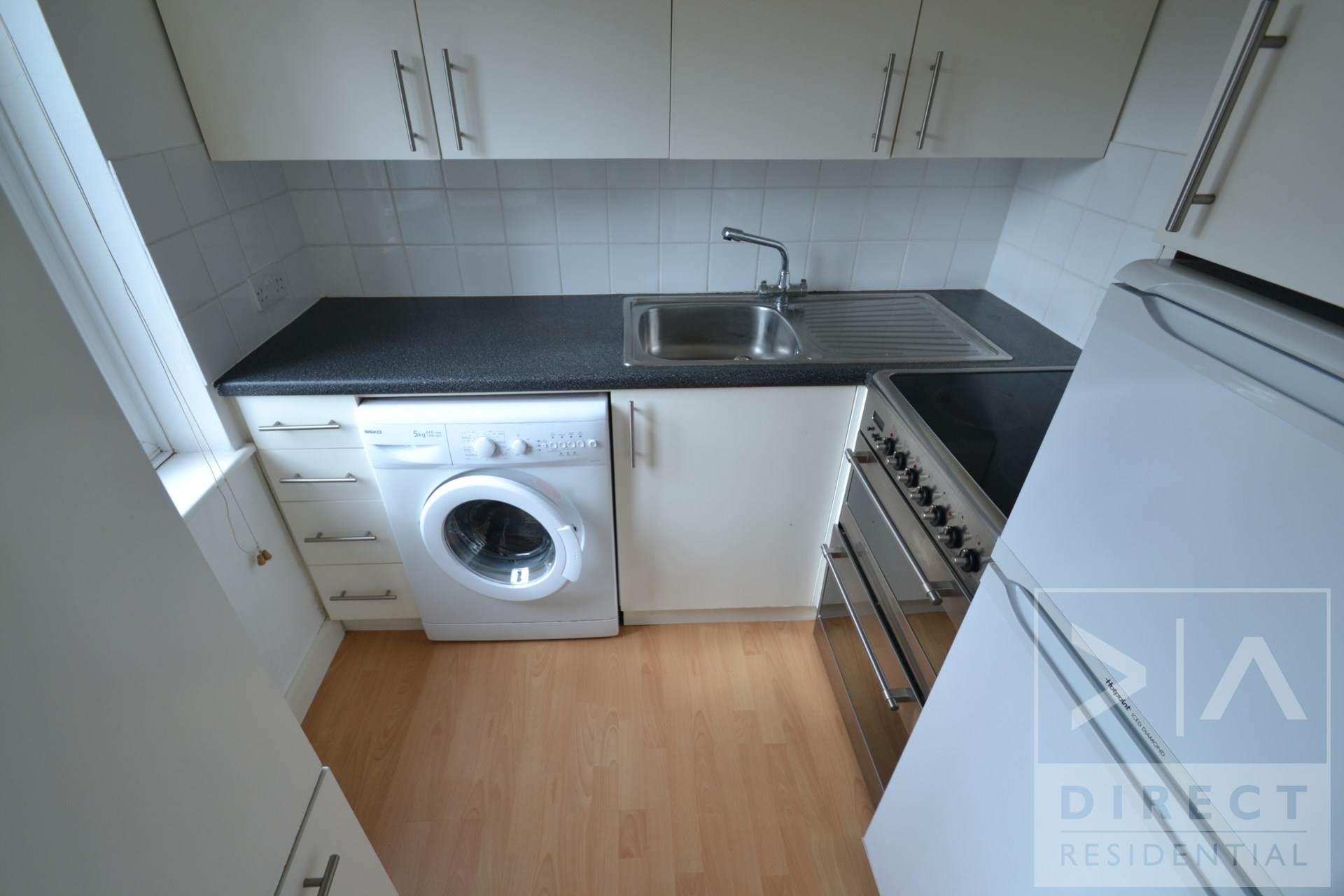 Kingston Avenue, Leatherhead, KT22 7HY, Image 3