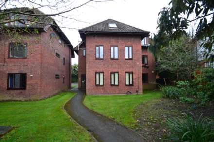 Kingston Avenue, Leatherhead, KT22 7HY, Image 2