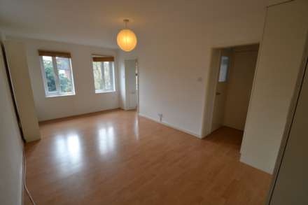 Kingston Avenue, Leatherhead, KT22 7HY, Image 4