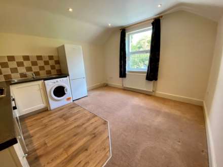 Hook Road, Epsom, KT19 8TR, Image 3