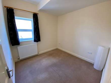 Hook Road, Epsom, KT19 8TR, Image 6