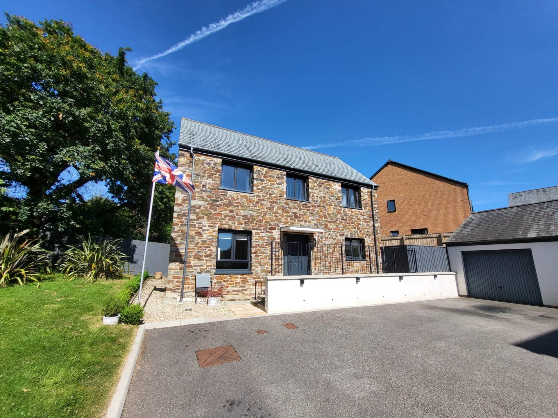 Carbona Close, Meadow Brook, Image 1