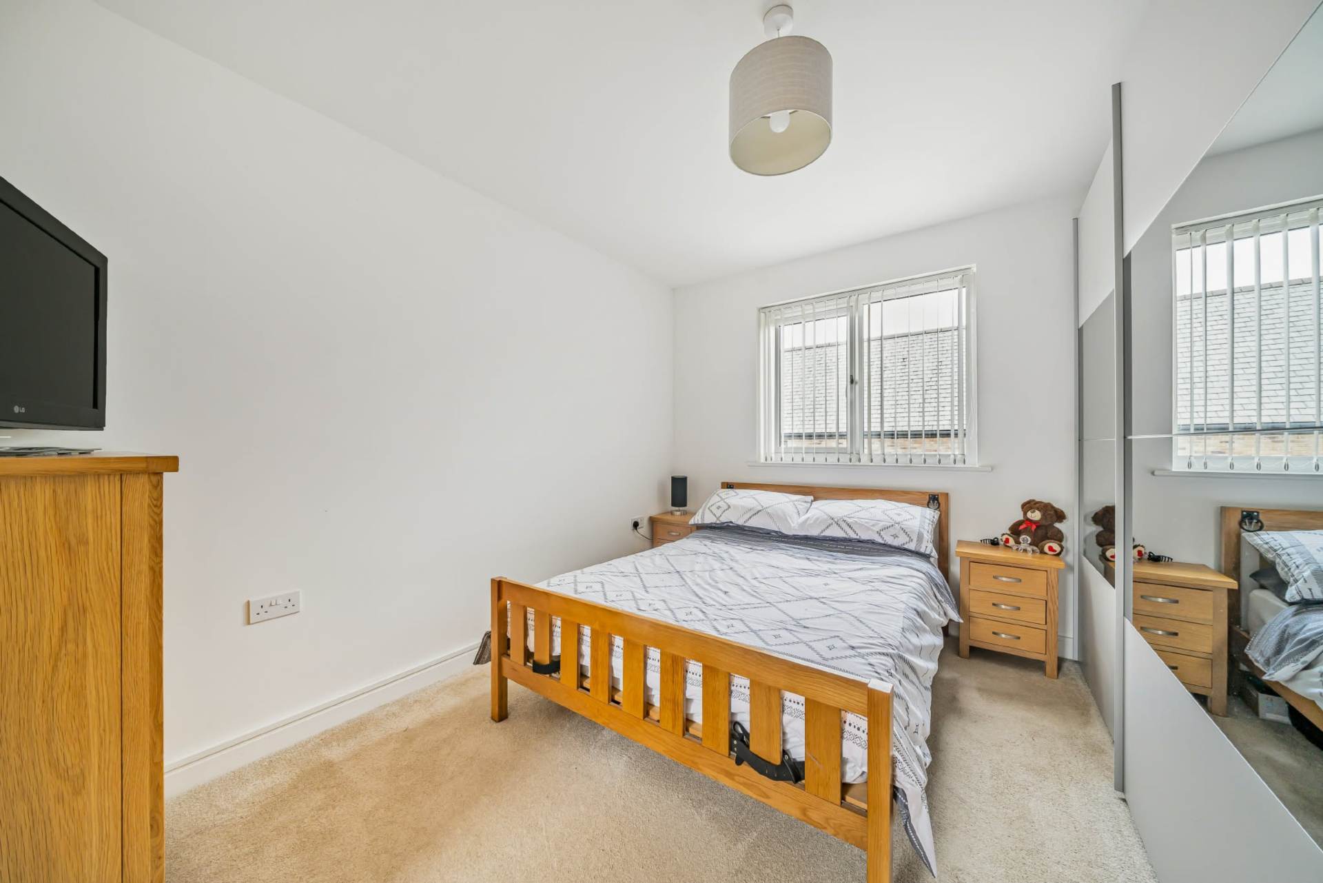 Carbona Close, Meadow Brook, Image 12