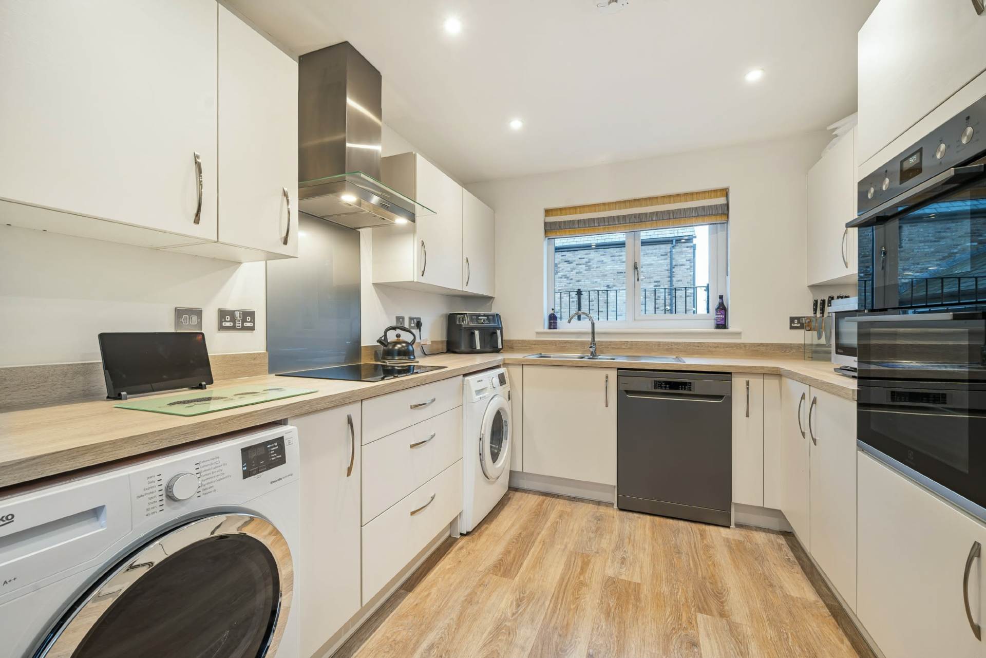 Carbona Close, Meadow Brook, Image 14