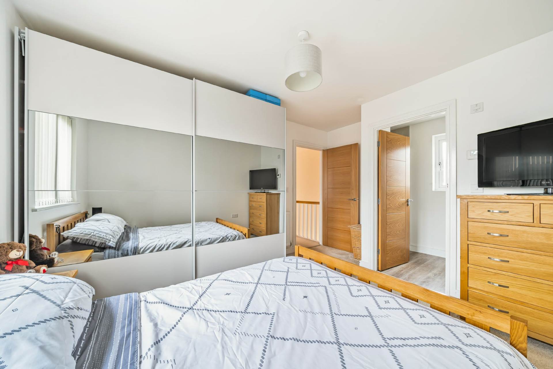 Carbona Close, Meadow Brook, Image 5
