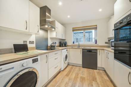 Carbona Close, Meadow Brook, Image 14