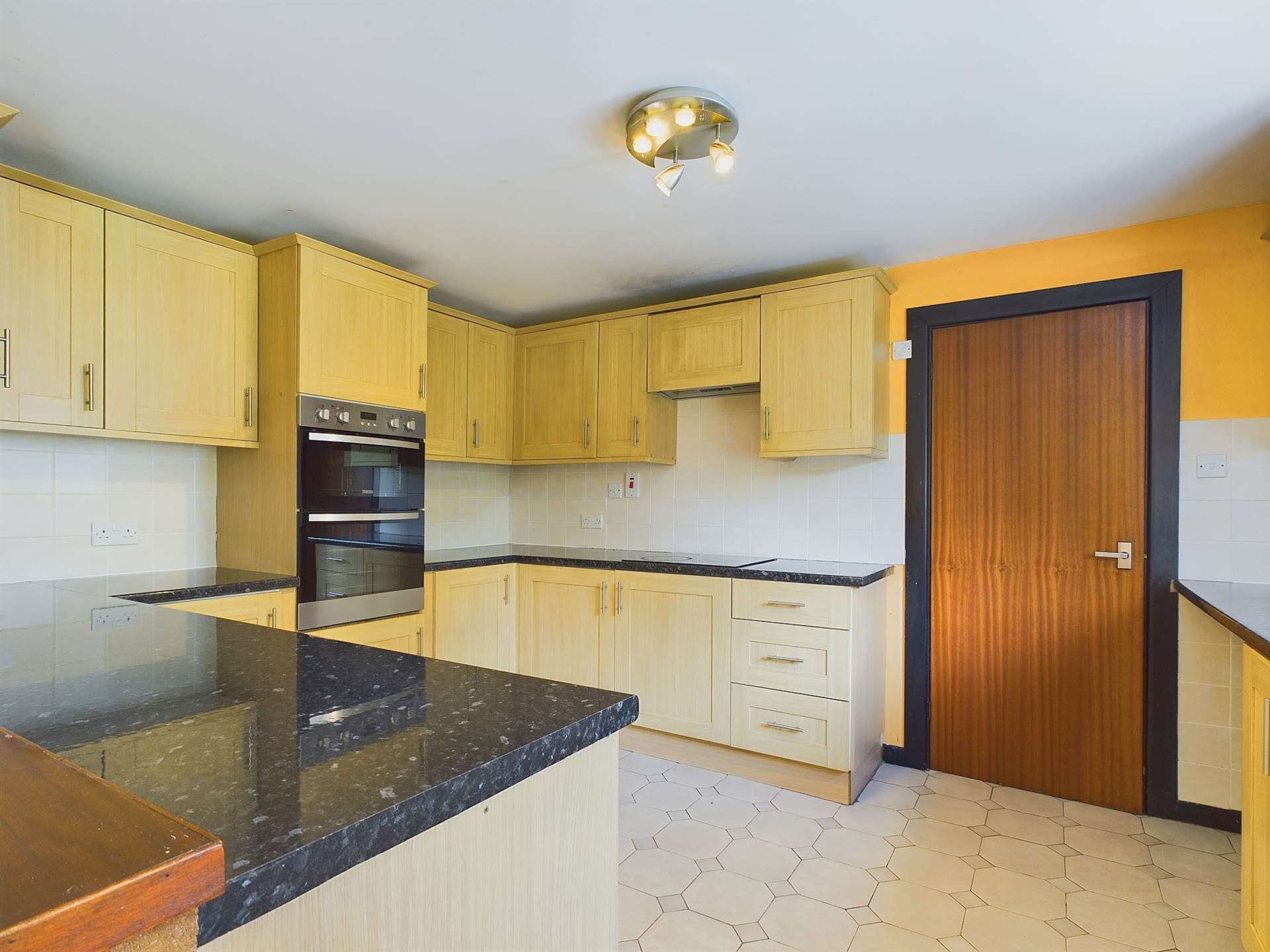 Treffinick Road, Bray Shop, Image 11