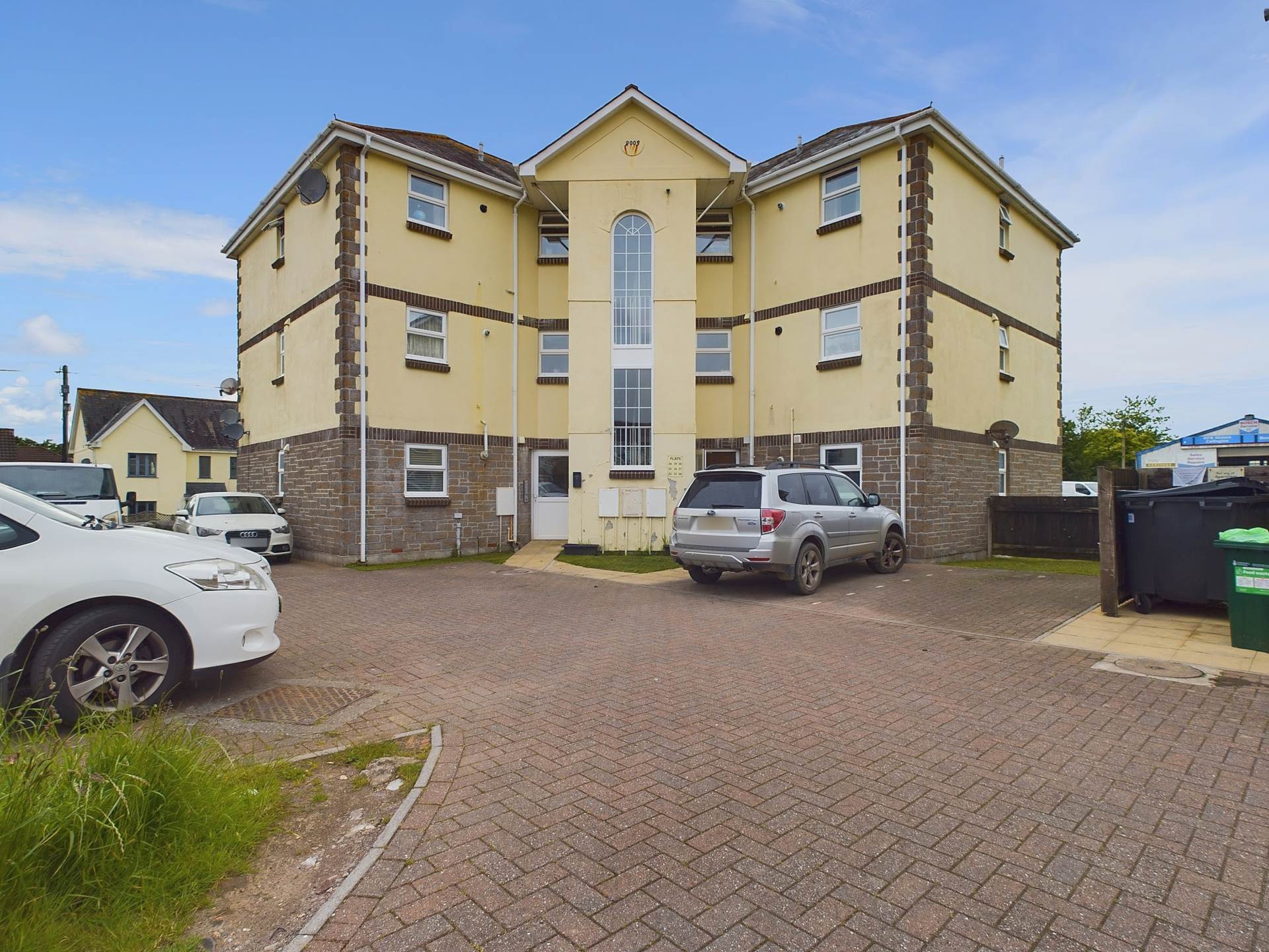 Harris Close, Kelly Bray, Image 1