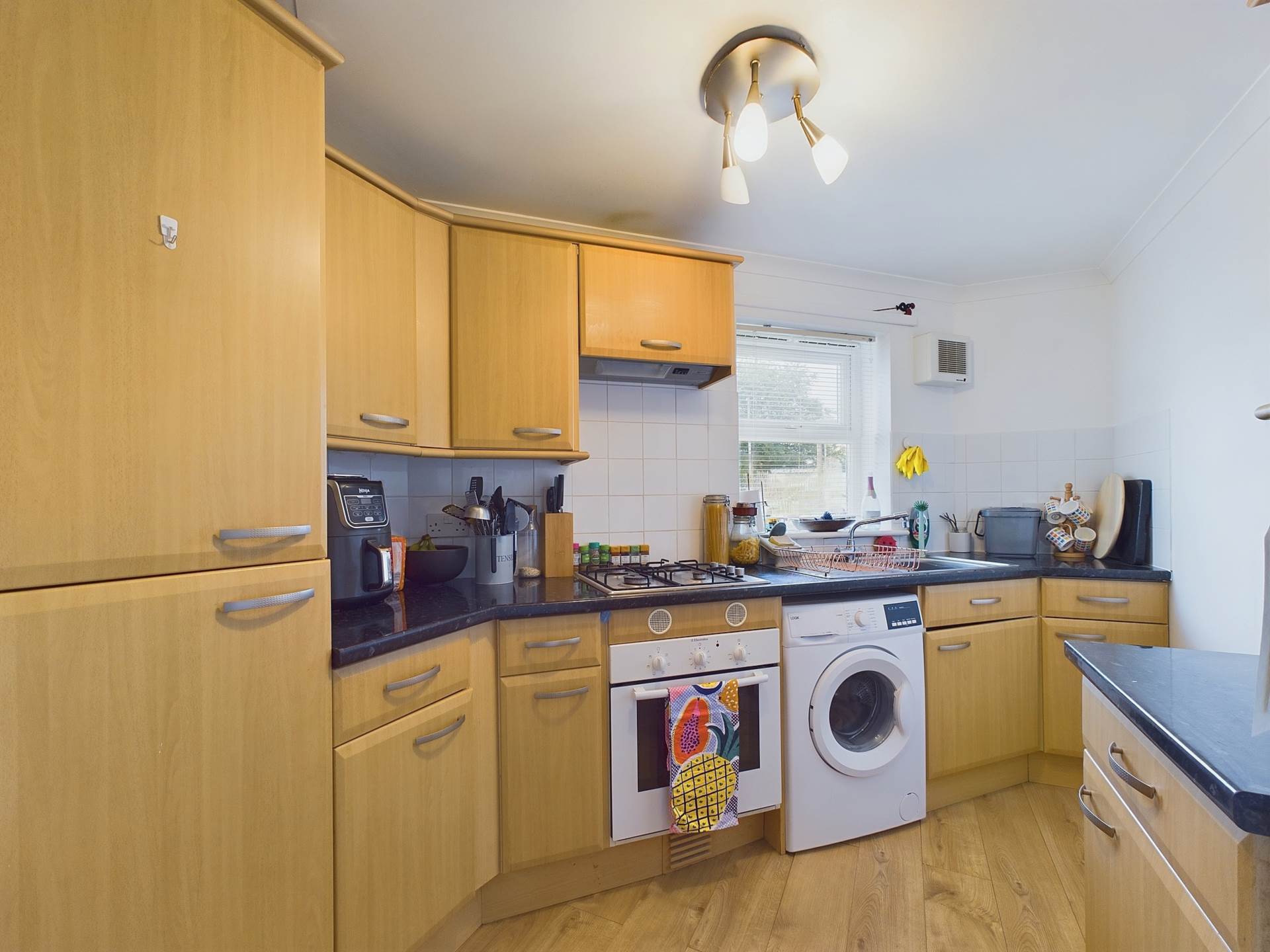 Harris Close, Kelly Bray, Image 3