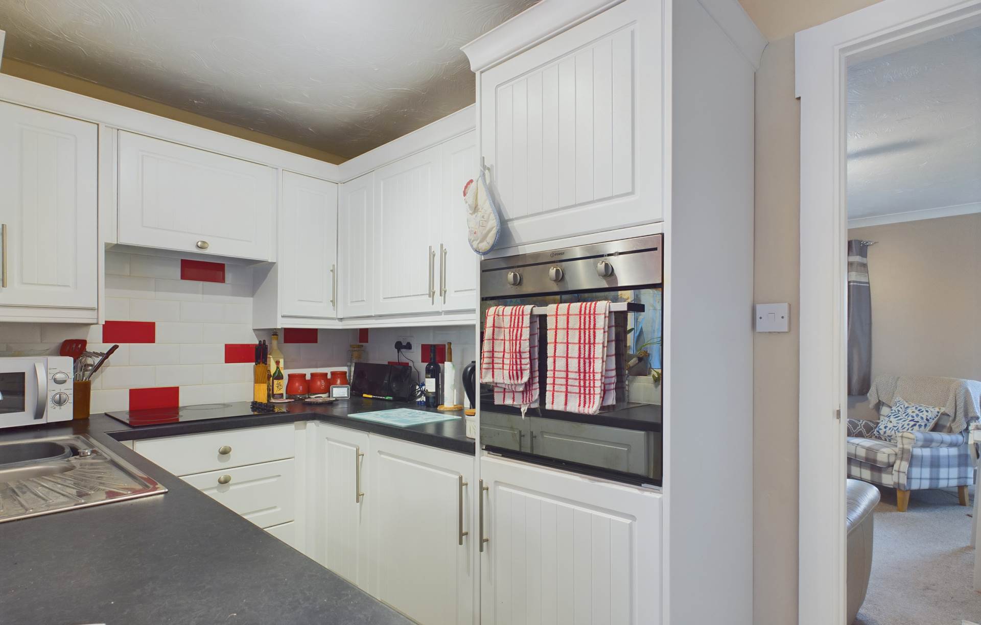 St Theresa Close, Callington, Image 4