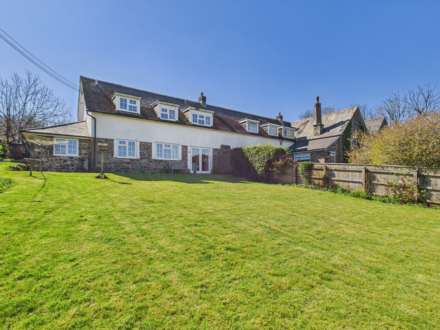 3 Bedroom House, Glebelands, Calstock