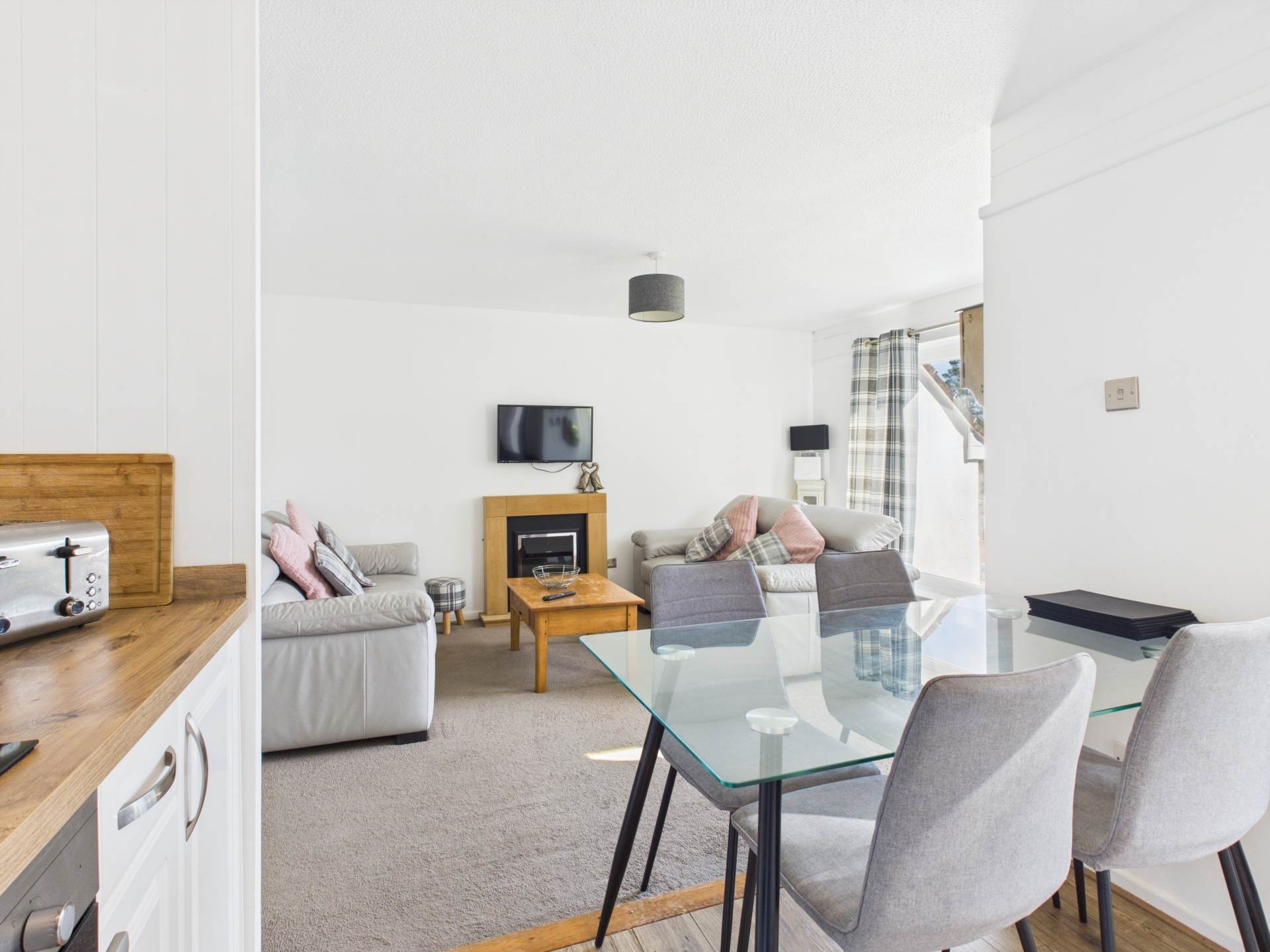 Manorcoombe Bungalows, Callington, Image 10