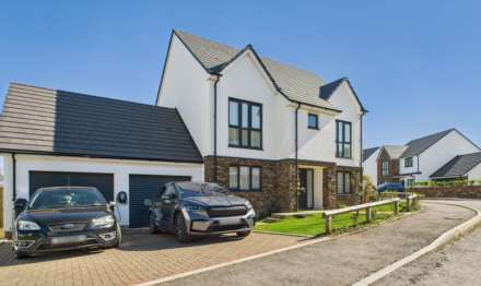 5 Bedroom House, Callington