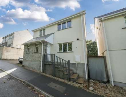 Skitta Close, Callington