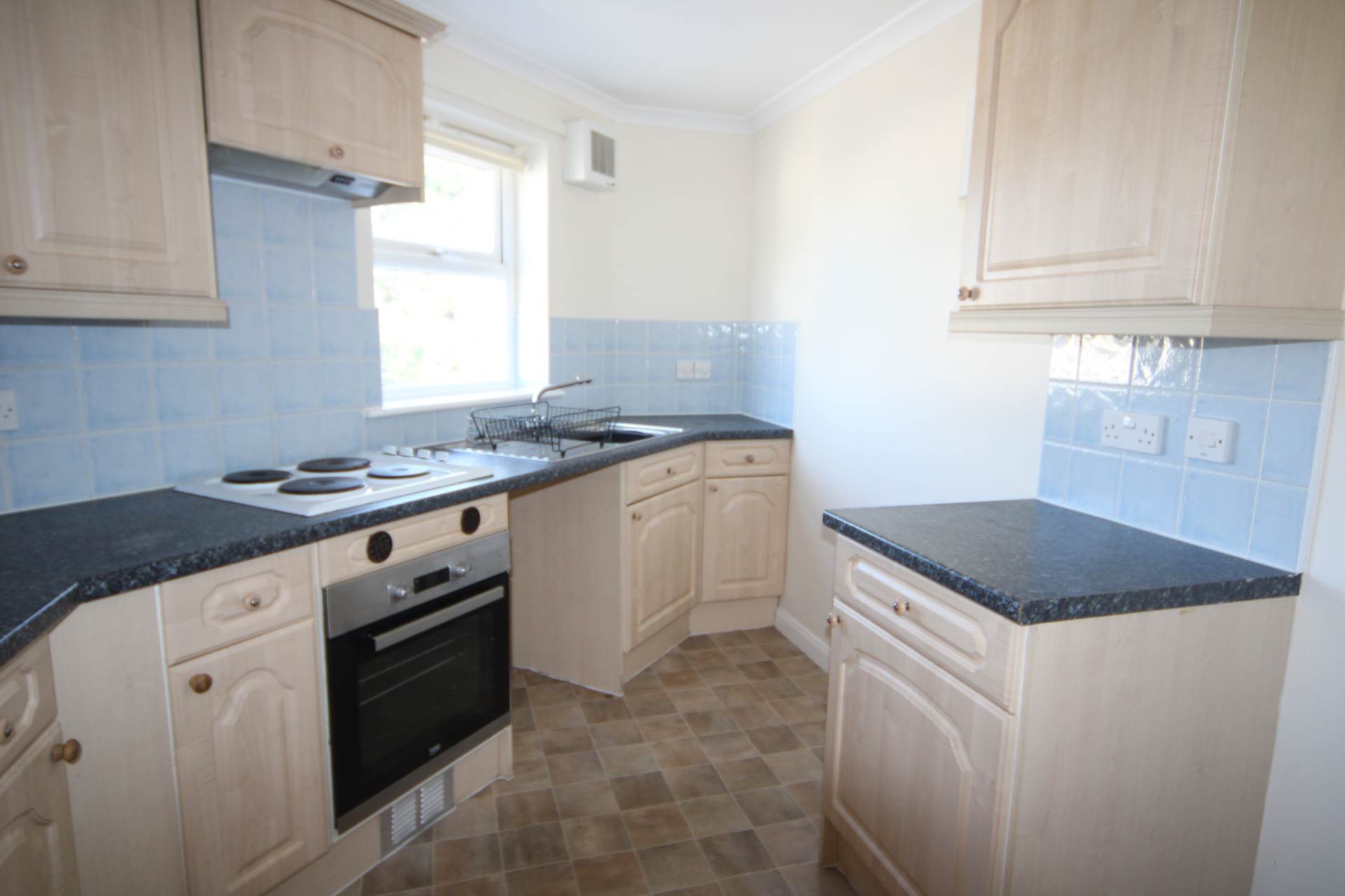 Harris Close, Kelly Bray, Image 7