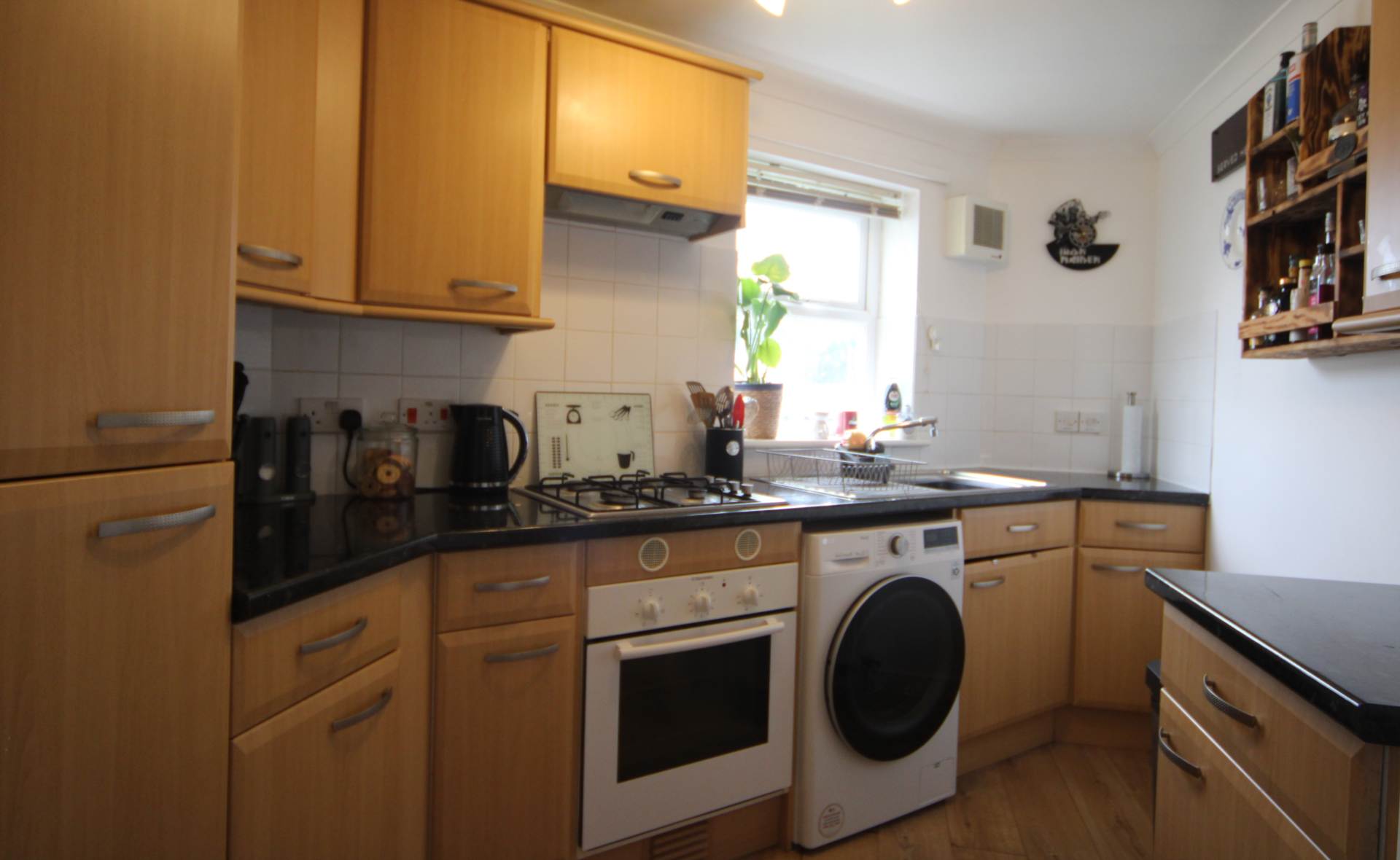 Harris Close, Kelly Bray, Image 3