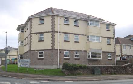 Harris Close, Kelly Bray