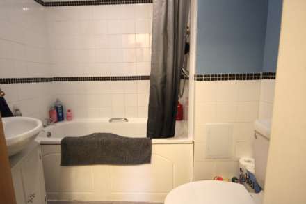 Harris Close, Kelly Bray, Image 6