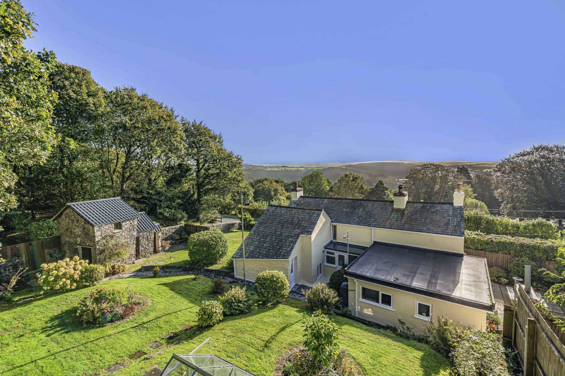 Albaston, Image 1