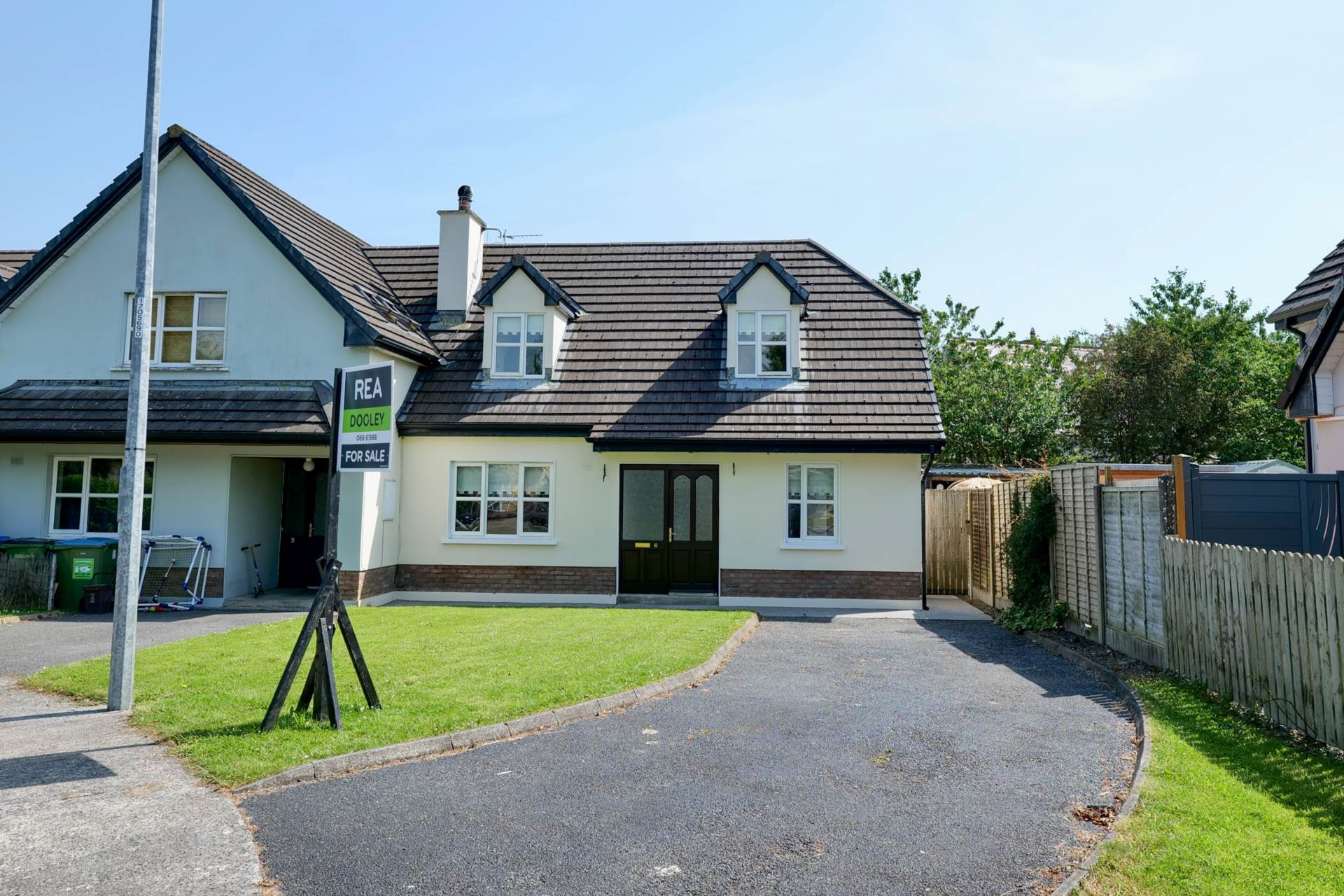 6 Woodfield Park,Newcastle West, Co. Limerick. V42 NY19