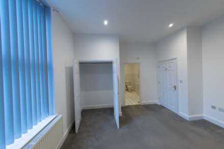 Redwood House, Charminster, Image 15