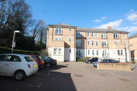 MODERN BOXMOOR APARTMENT IDEAL FOR STATION, HP1, Image 10