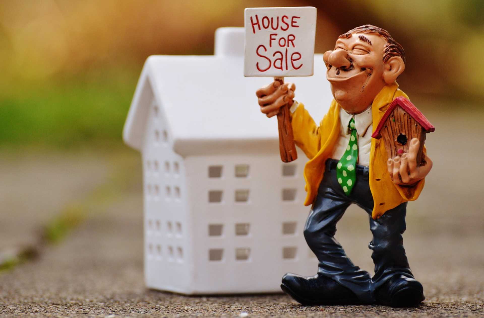 Enhancing Kerb Appeal: Boosting Your Home`s Value in the UK Property Market