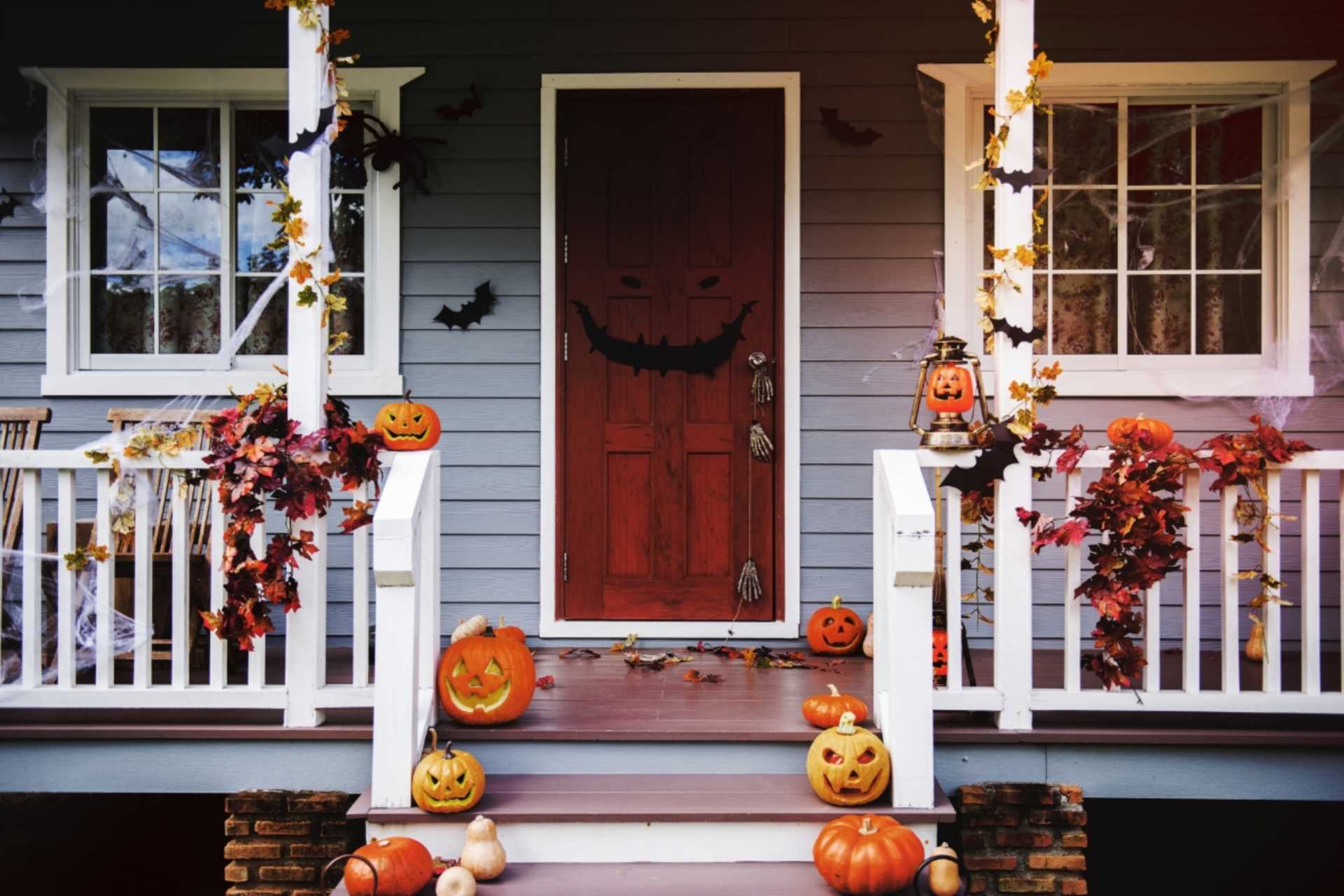 Don`t be scared of decorating your home for Halloween