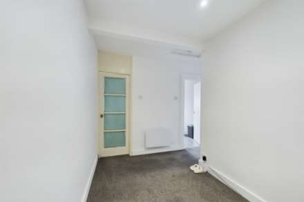 Elmcroft Court, Fern Drive, Furnished, Available 20/01/24, Image 7