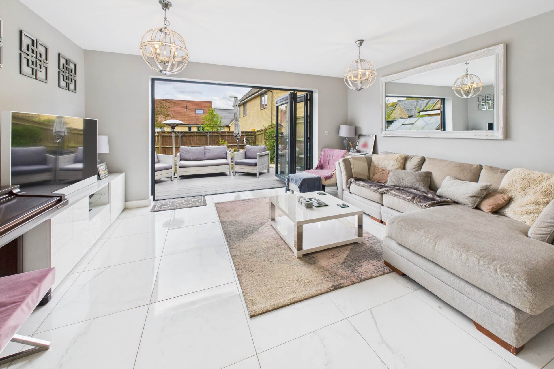 Kingcup Avenue, Leverstock Green, Image 1