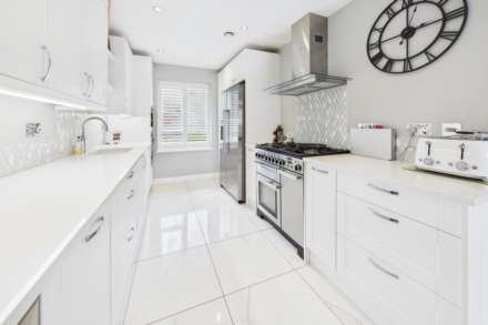 Kingcup Avenue, Leverstock Green, Image 25